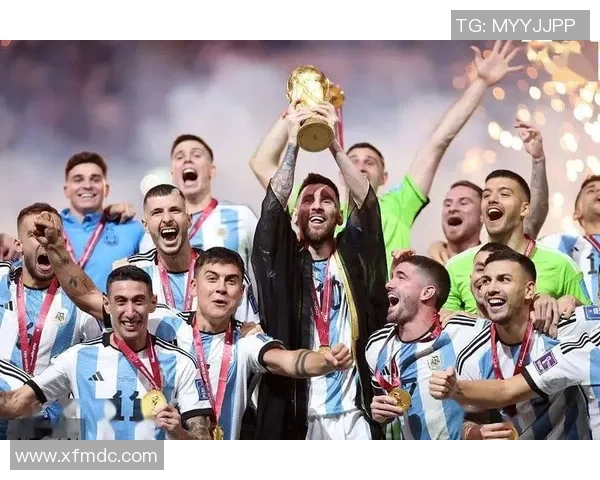 纵观足球历史历届最佳球星盘点与辉煌时刻的全景展现